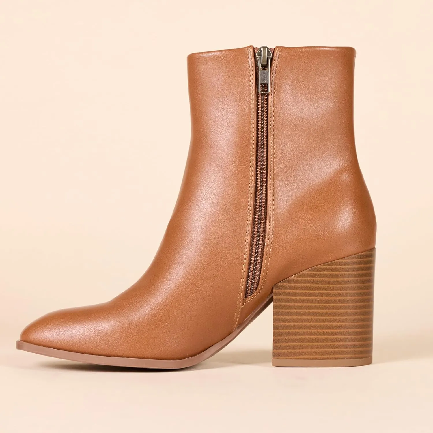 Amazon Essentials Women's Clean Heel Ankle Boot