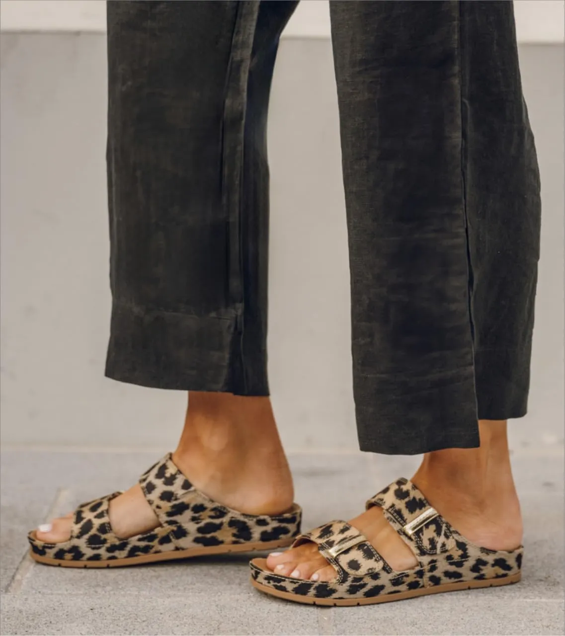 BareTraps Wisteria Womens Sandals