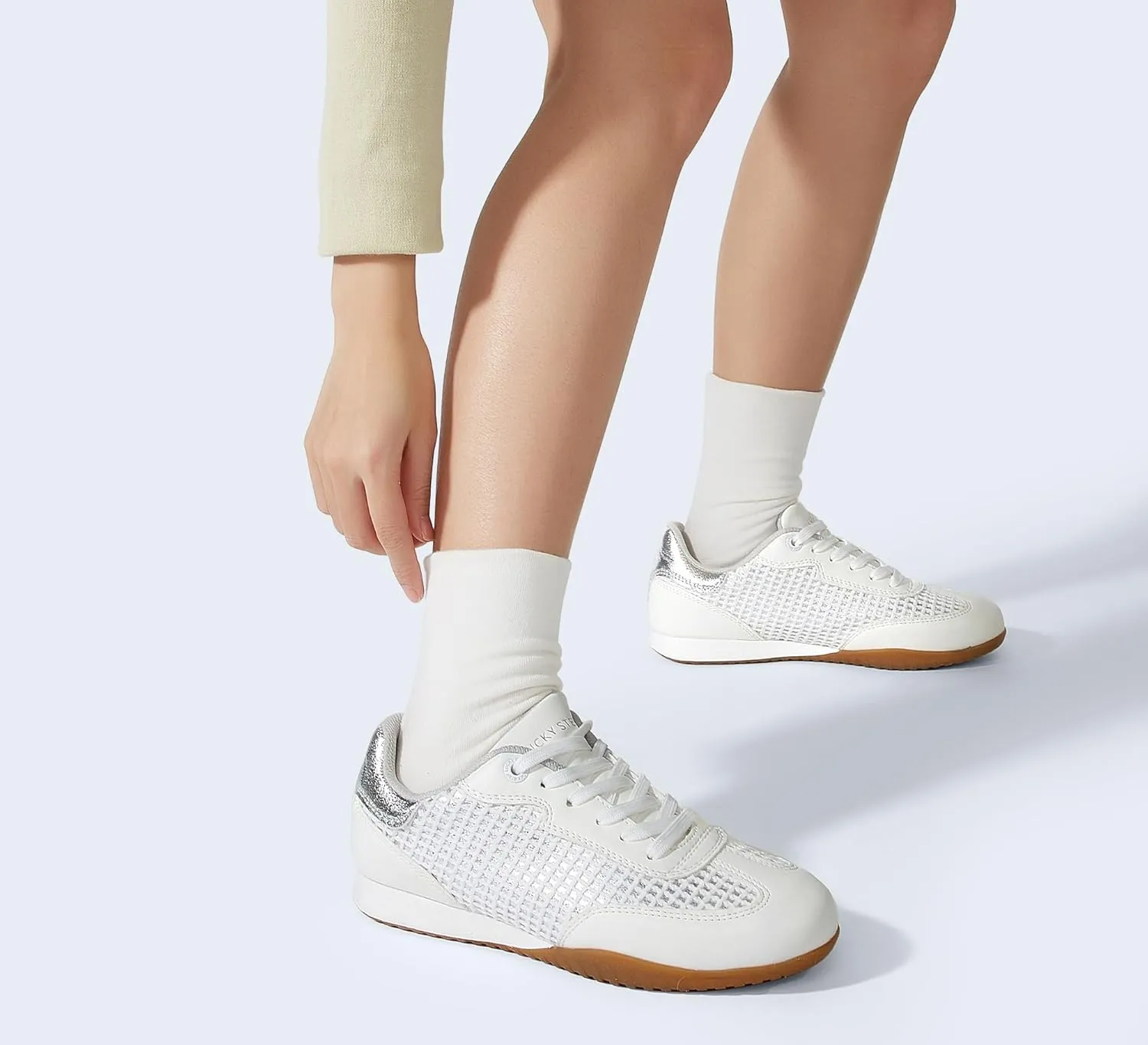 LUCKY STEP Women's Fashion Tennis Sneakers Casual Low Top Retro Lace-up Stylish Travel Lifestyle Trendy Walking Shoes