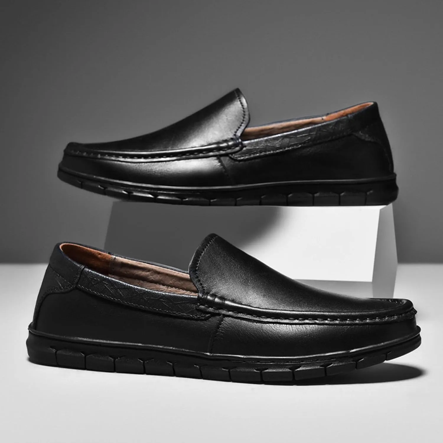 Men's Leather Slip-On Loafers Comfortable Non Slip Leather Shoes for Business Attire Lightweight Classic Fashion Breathable Driving Loafers
