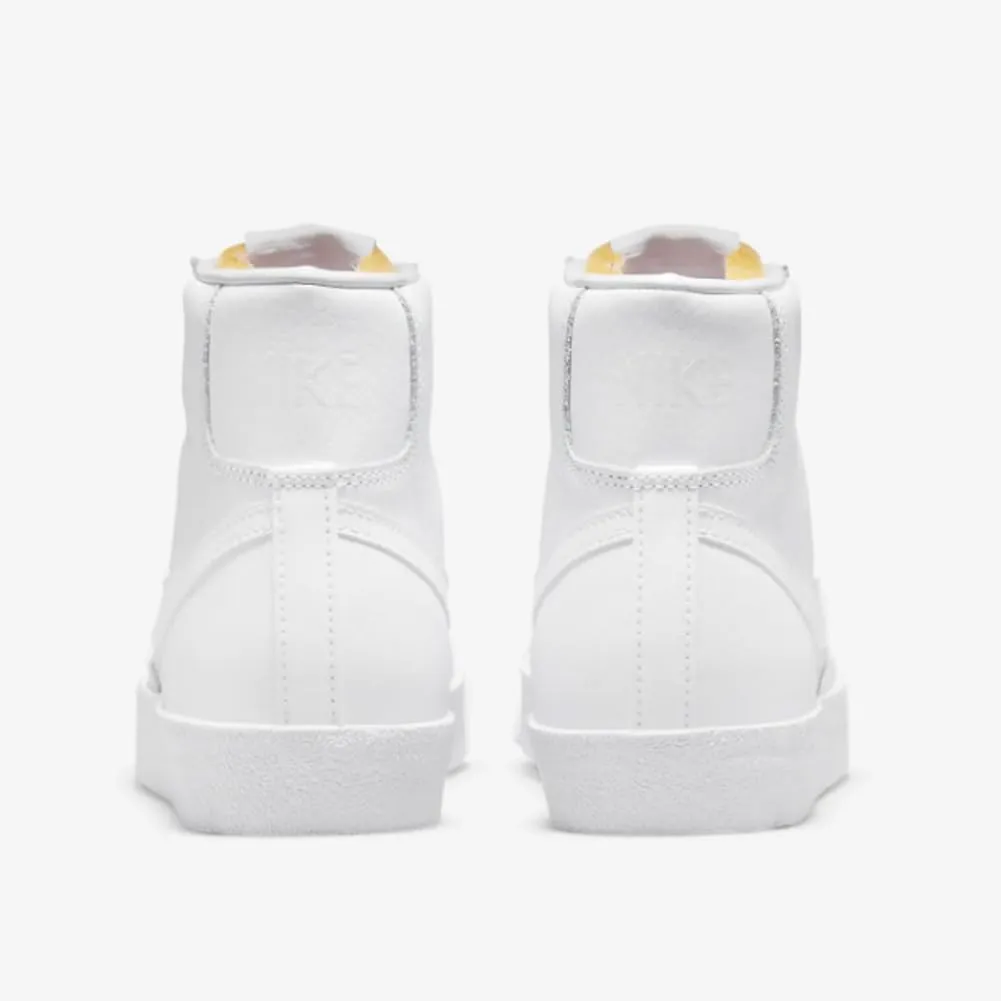 Nike womens Blazer Mid 77