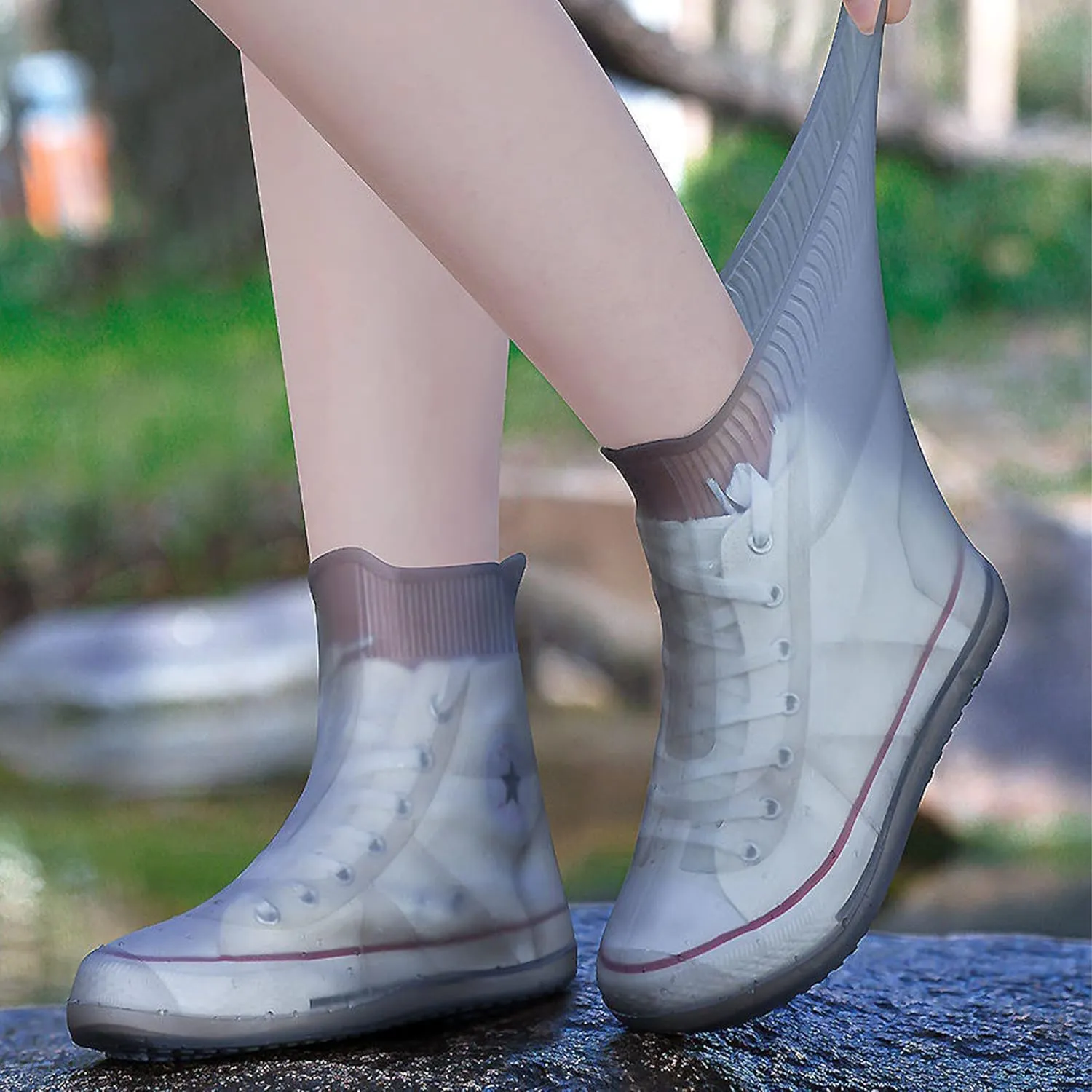 Shoe Covers Waterproof Rain Shoes Covers Reusable Foldable Rain Boots Slip Resistant Rubber Sole Overshoes Protectors for Cleaning Camping Travel Rain Galoshes with Buttons