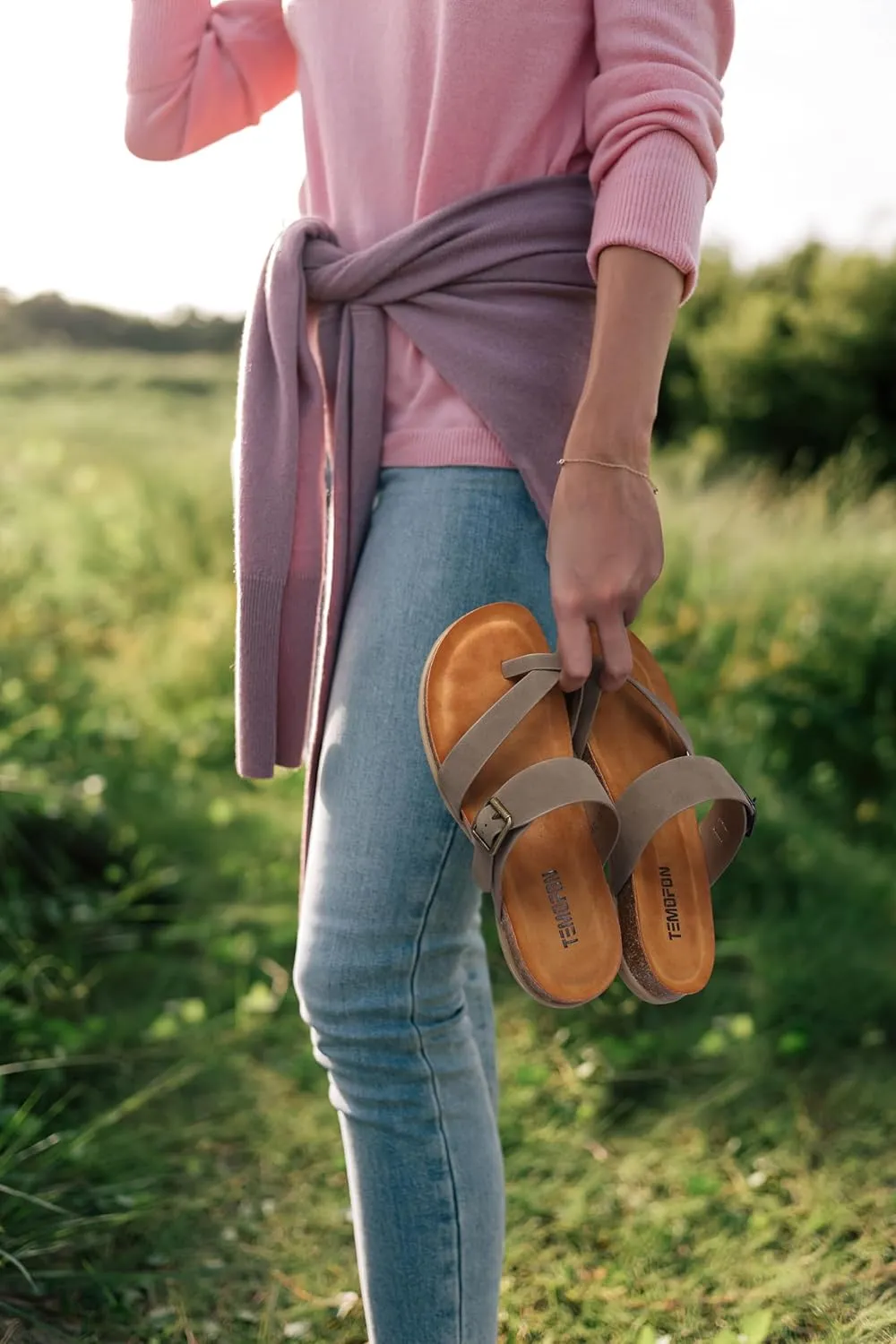 TEMOFON Womens Flat Sandals with Arch Support Adjustable Straps Comfortable Summer Walking Casual Flip Flops Size 5-11