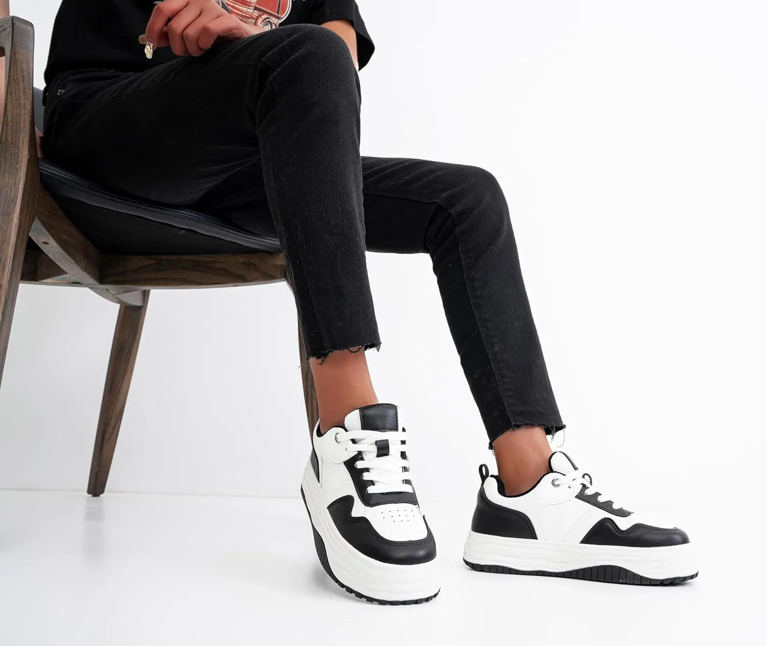 Vepose 8060 Women's Fashion Platform Sneakers, Wide Toe Design Leather Casual Tennis Lace-up Shoes