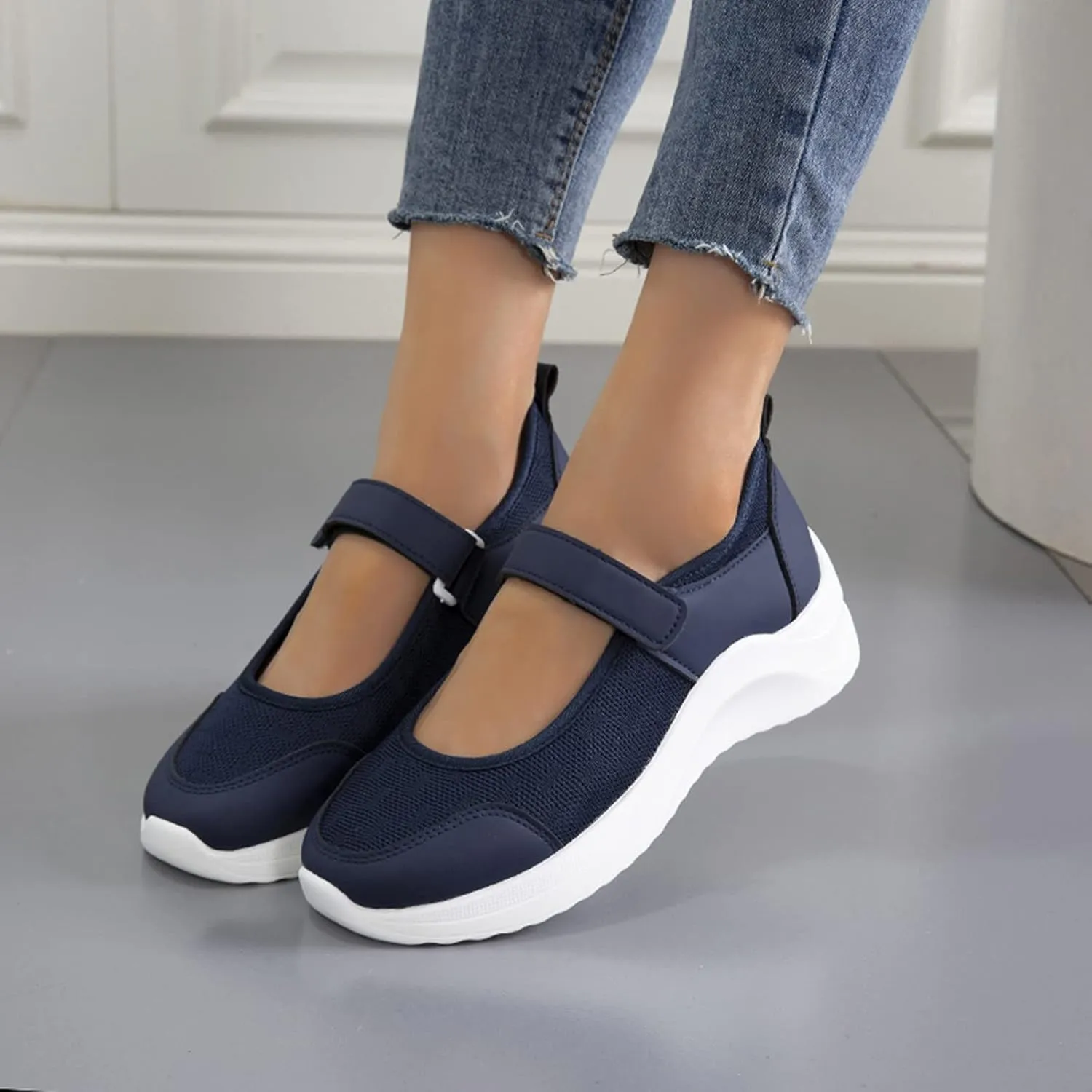 Women Slip On Casual Sneakers Comfortable Walking Shoes Lightweight Canvas Flats Non Slip Breathable Loafers
