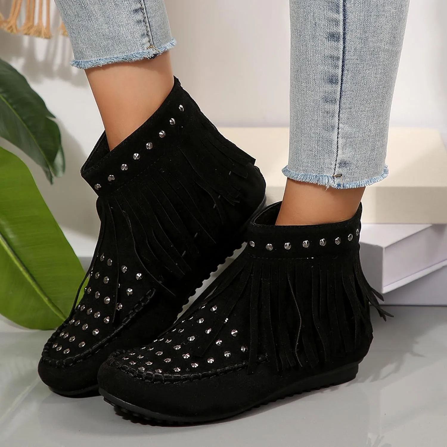 Womens Moccasins Fringe Ankle Boots Retro Suede Leather Tassel Studded Moccasins Shoes Non Slip Flat Heel Fall Winter Casual Fashion Booties with Zipper